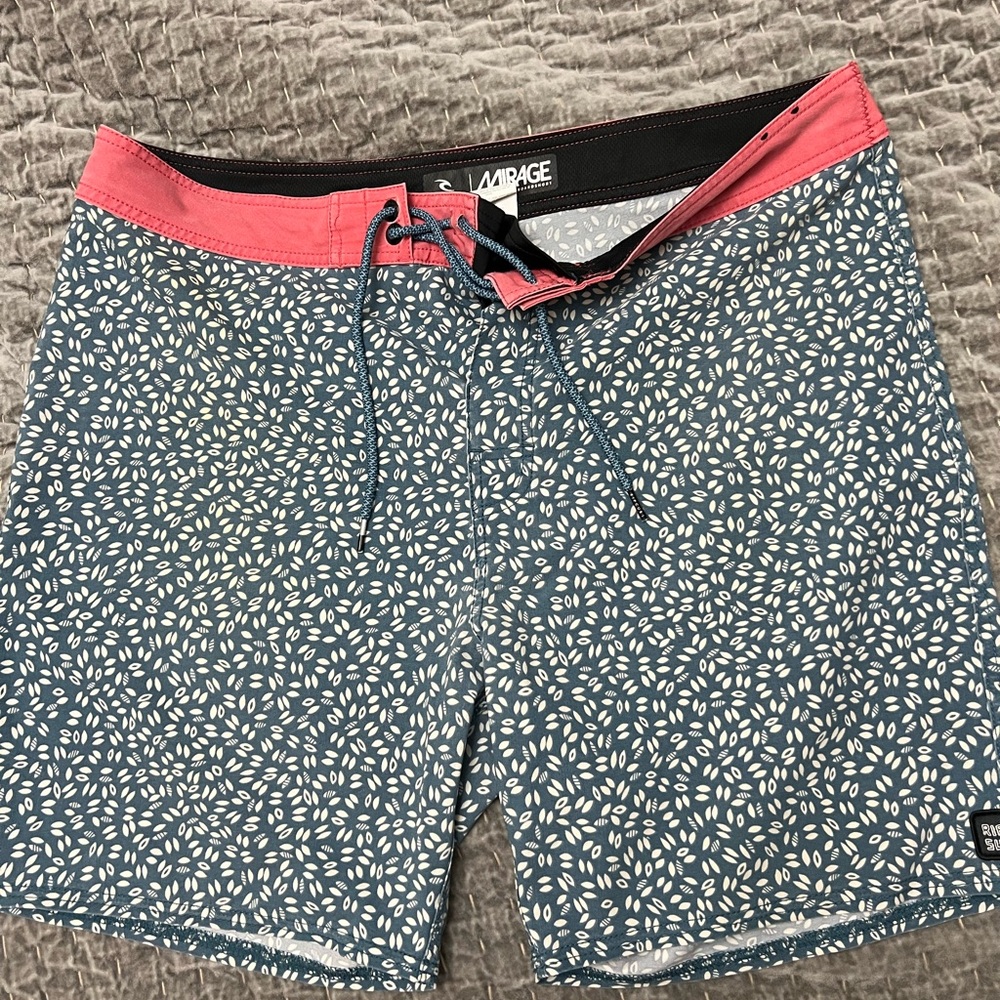 Rip Curl Mirage board shorts sz 36